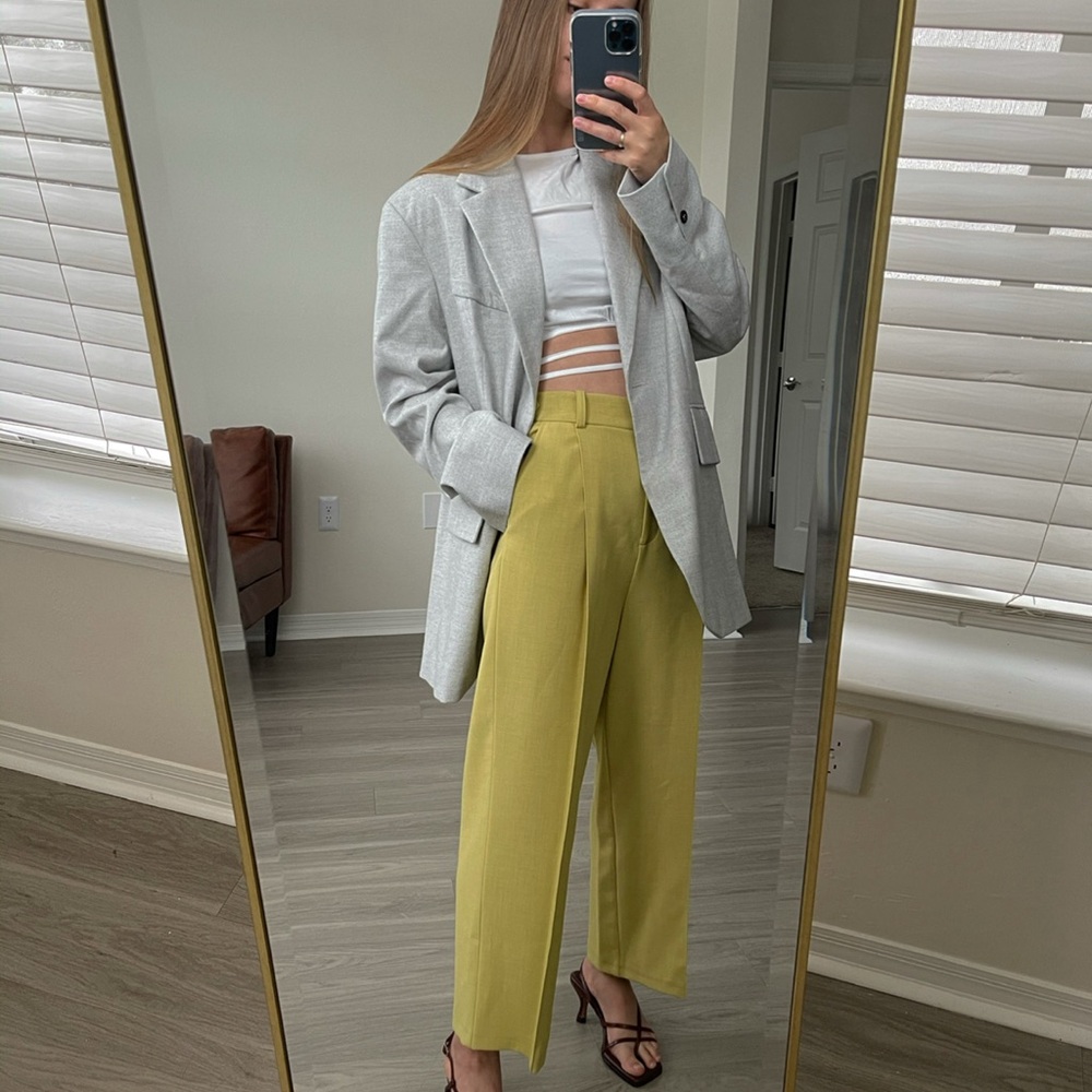 Topshop Cropped Ankle Pants with Pleated Front